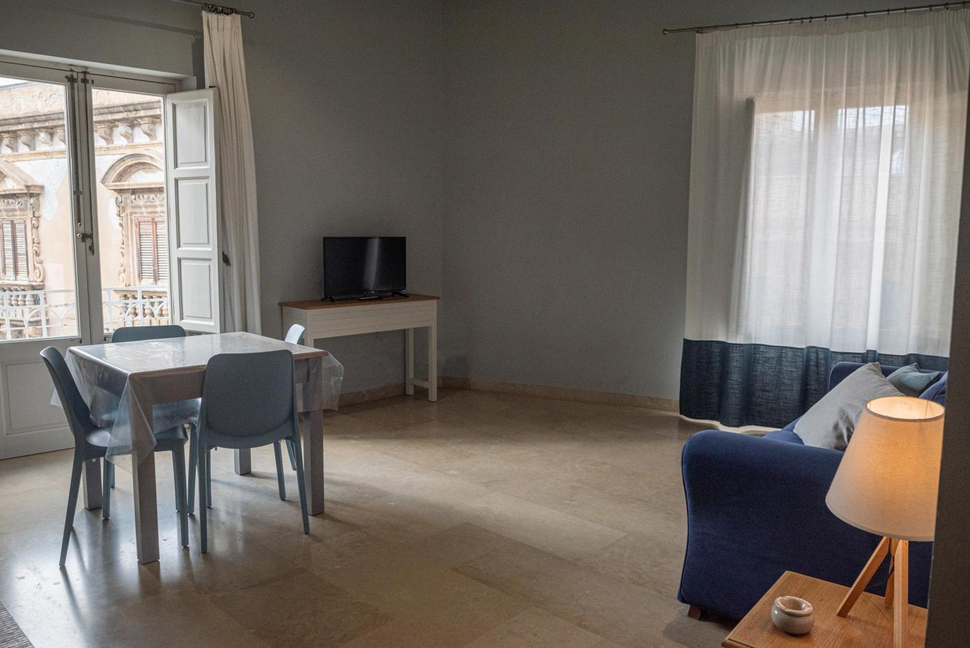 Zibibbo Suites & Rooms - Aparthotel In Centro Storico A トラーパニ エクステリア 写真