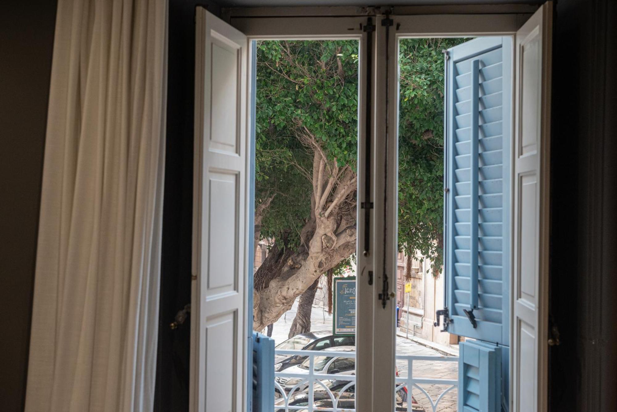 Zibibbo Suites & Rooms - Aparthotel In Centro Storico A トラーパニ エクステリア 写真