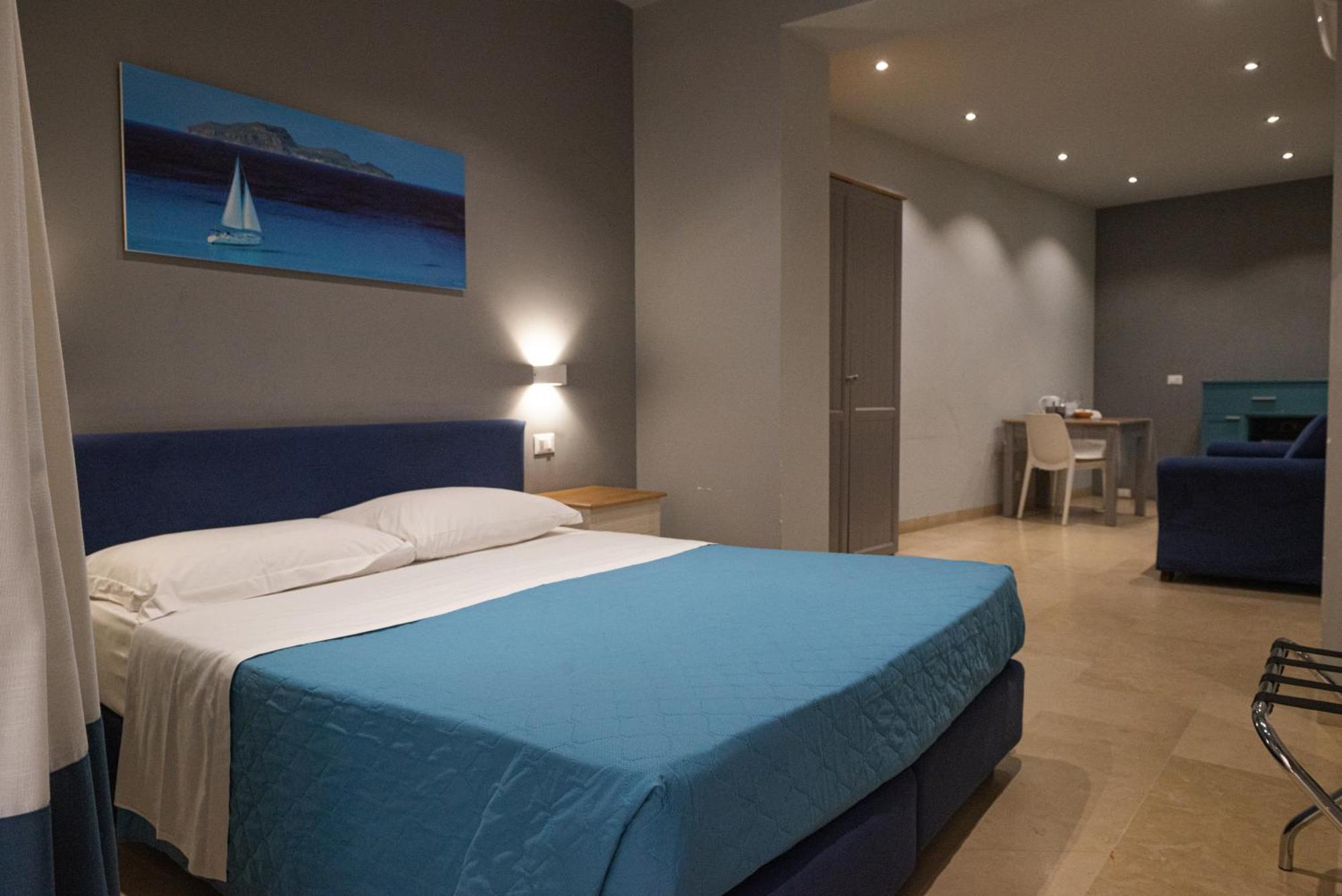 Zibibbo Suites & Rooms - Aparthotel In Centro Storico A トラーパニ エクステリア 写真
