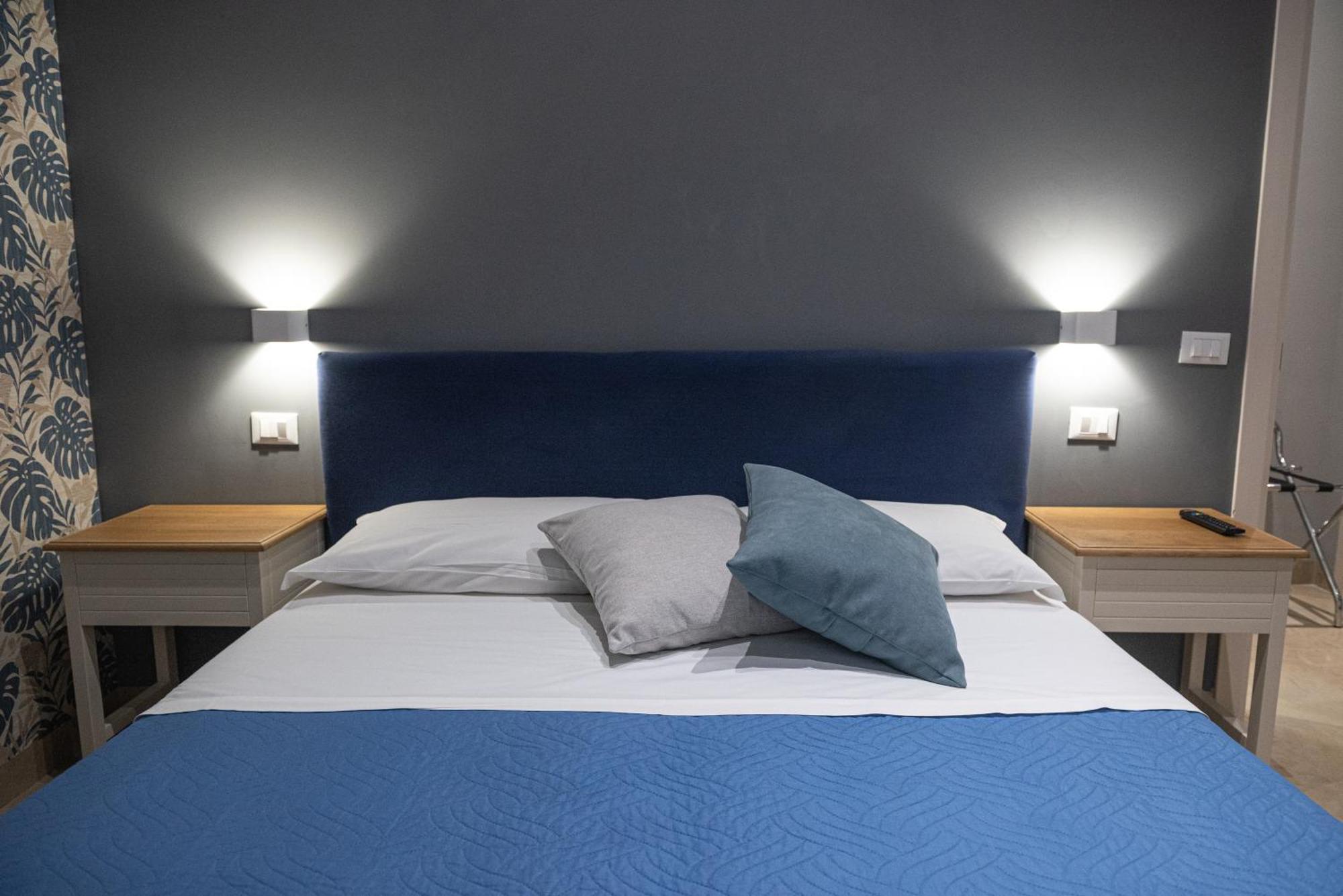 Zibibbo Suites & Rooms - Aparthotel In Centro Storico A トラーパニ エクステリア 写真