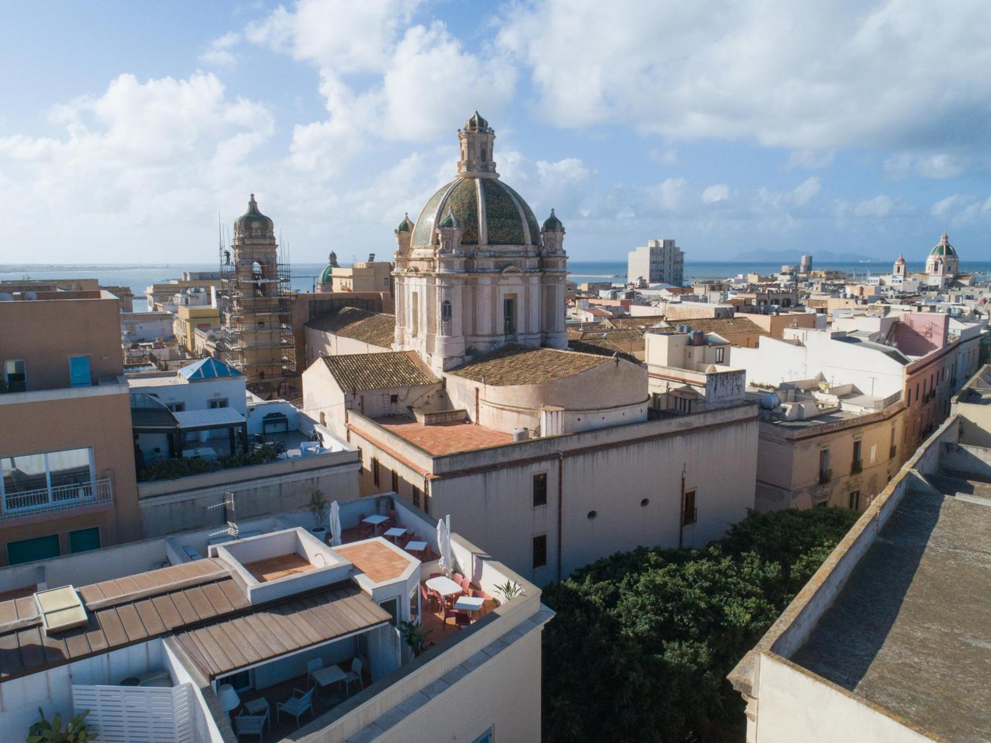Zibibbo Suites & Rooms - Aparthotel In Centro Storico A トラーパニ エクステリア 写真
